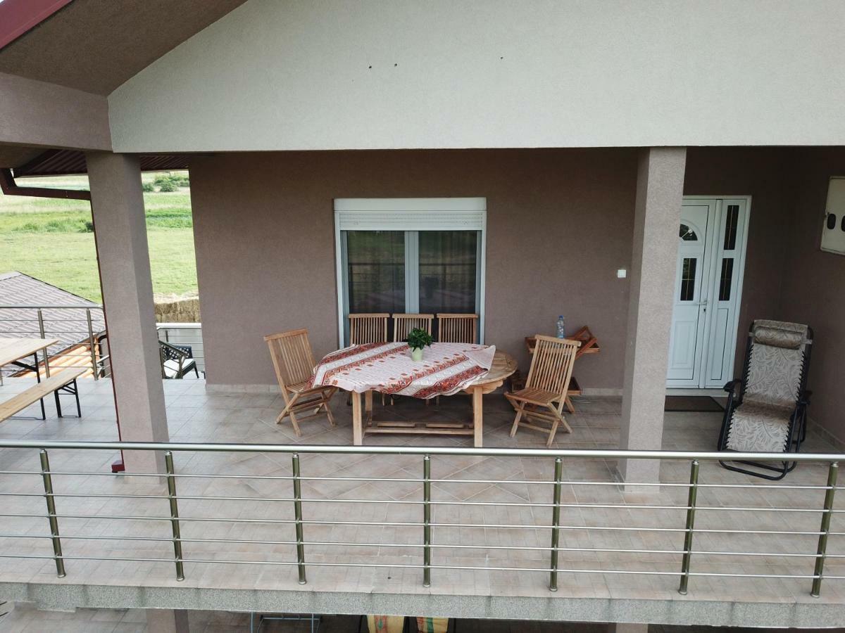 Eko Apartmani Krackovic Golubovci 外观 照片