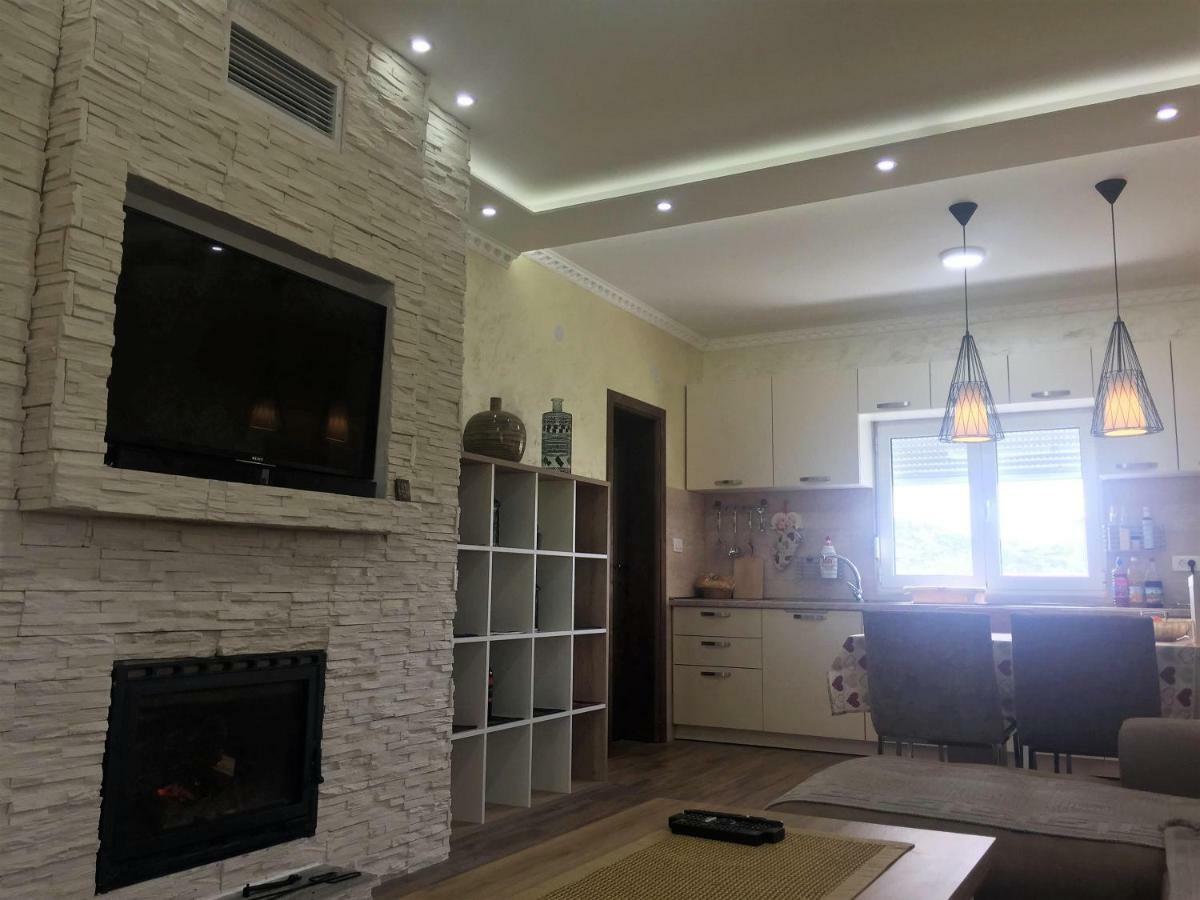Eko Apartmani Krackovic Golubovci 外观 照片