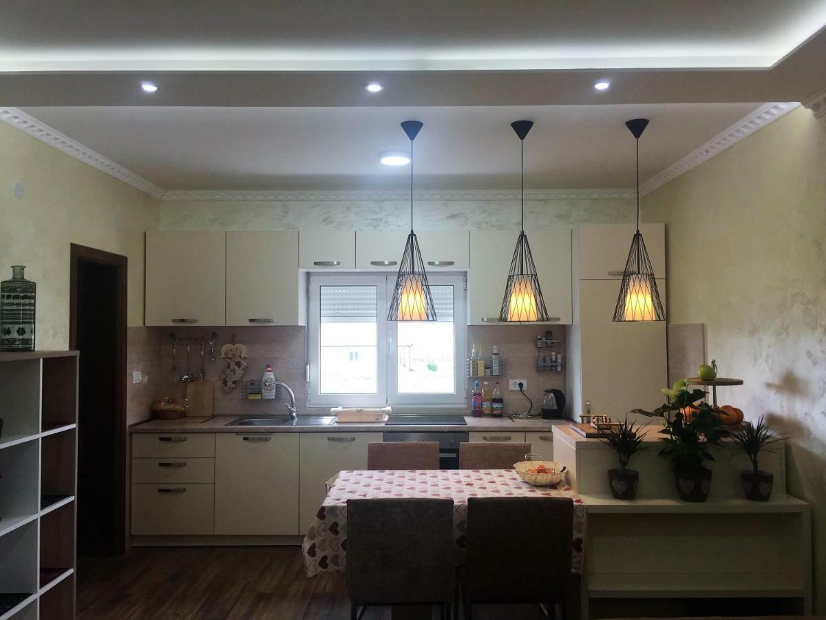 Eko Apartmani Krackovic Golubovci 外观 照片